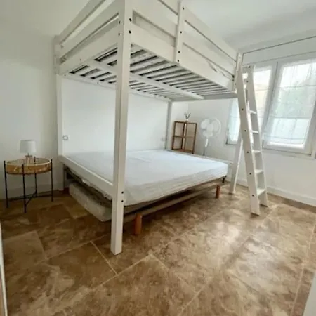 Recente Avec Piscine Villa